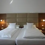 Szálloda Rheinbruecke 3*