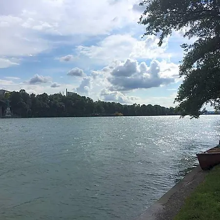 Rheinbruecke فندق رينفيلدن