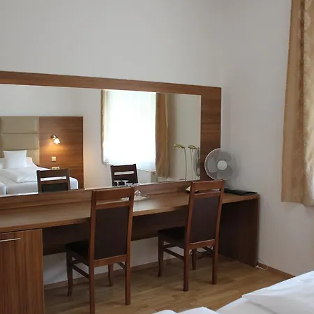 Hotel Rheinbrucke